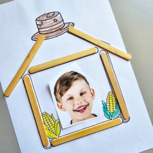 Casinha Junina Porta-Foto – Lembrancinha para Festa Junina | Atividade em PDF para Colorir e Montar